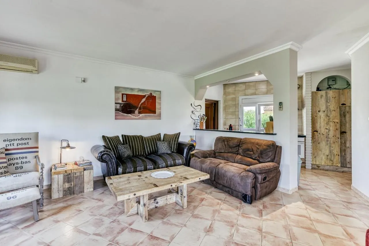 Villa Flores Vilacolum